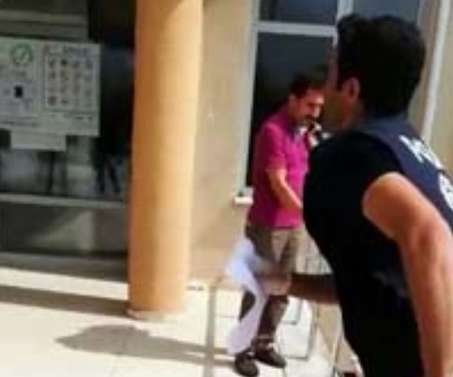 Erenler ilçesi Ali Dilmen Anadolu Lisesi'nde sınava girecek olan kişi evraklarının yanında olmadığını fark etti.
