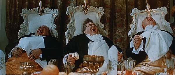 6. Какой актер учился ходить по канату специально для сьемок фильма «Три толстяка»?