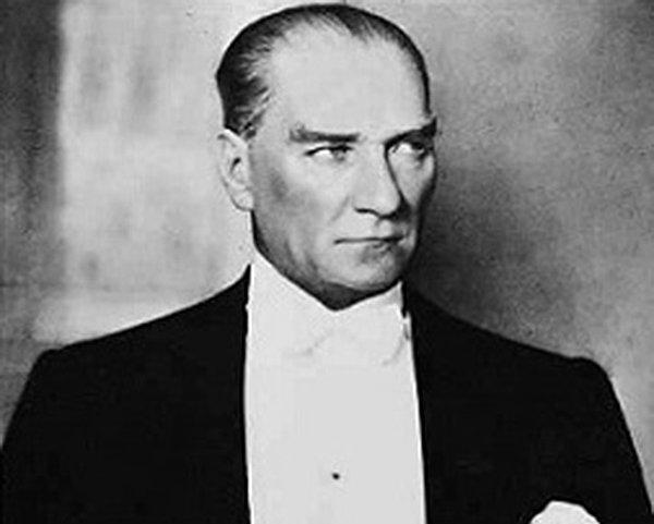 1928 - Cumhurbaşkanı Mustafa Kemal, Millet Mektepleri'nin Genel Başkanlığını ve Başöğretmenliğini kabul etti.