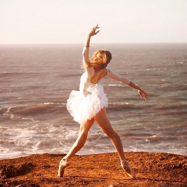 Ваш совет от Будды: "Никто не спасет нас, кроме нас самих. Никто и не сможет этого сделать. Мы самостоятельно должны пройти свой путь".