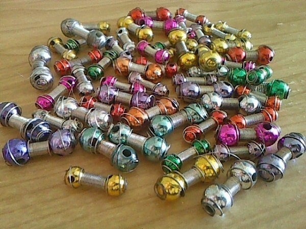 11. На смену крабикам пришли заколки-пружинки или, как их еще называли, "тропиканки".