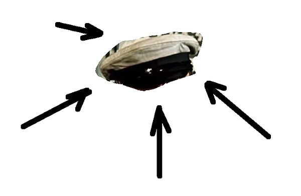 1. Эту кепку вы должны узнать сразу, ведь она была в фильме...