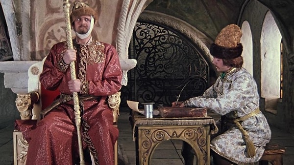 9. Кто исполнил за Леонида Куравлёва песню "Разговор со счастьем" в фильме "Иван Васильевич меняет профессию"?