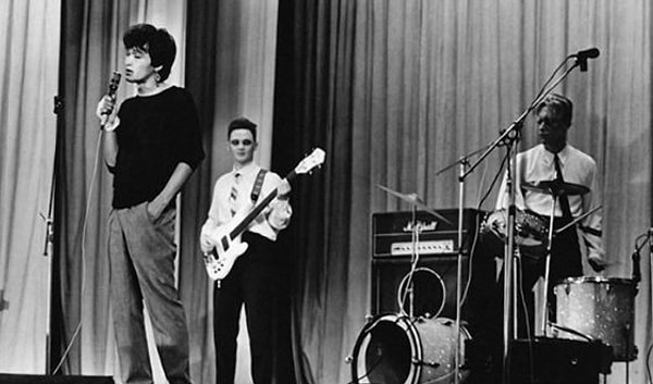 9. Первый альбом группы носил название "45" неспроста - общая продолжительность песен в нем составляла 45 минут