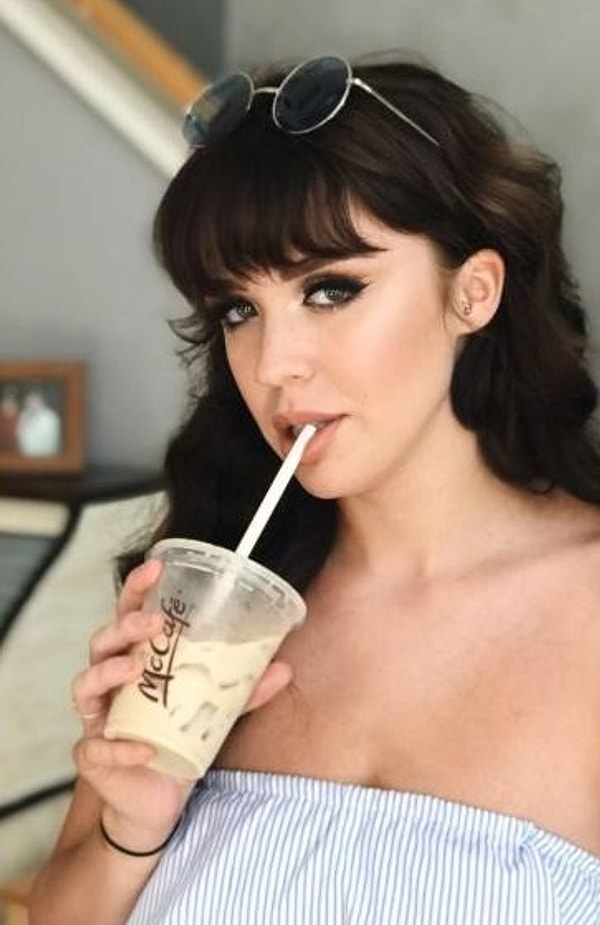 20. 12 лет vs. 22 года