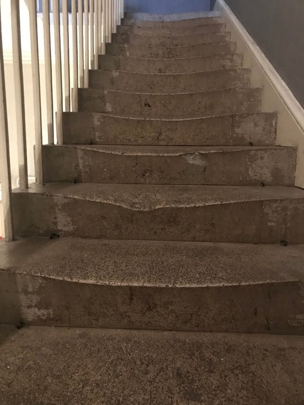 29. Лестница в старинном замке