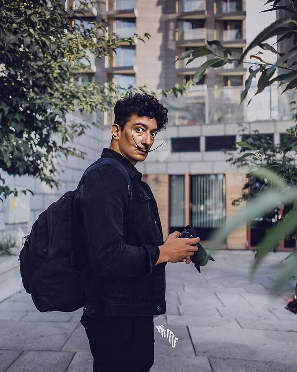 38. Дали-путешественник