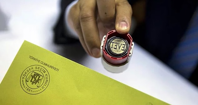 Yarın sandık başında 9 partiden, 107 bin 271 siyasi parti sandık kurulu üyesi görev alacak. Ak Parti'den 31 bin 339, CHP'den 31 bin 341 görevli sandık başında bulunacak.