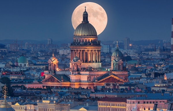 3. Самый крупный город в Европе – Санкт-Петербург.