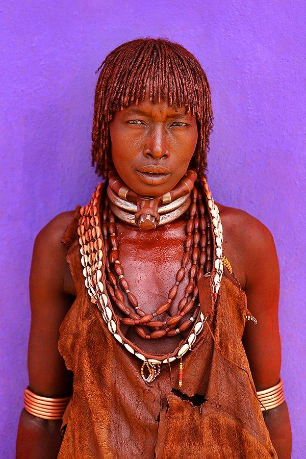 Hamar kabilesinden bir kadın; Turmi, Debub Omo, Güney Ulusları ve Halkları Bölgesi/Etiyopya