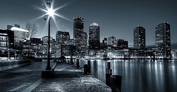 1. Эта фотография черно-белая?