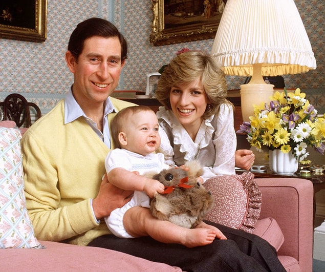 Önce Prens William'ın hikayesiyle başlayalım; Charles ve Diana'nın ilk oğluyla.