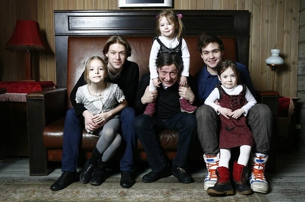 7. Михаил Ефремов - 6 детей