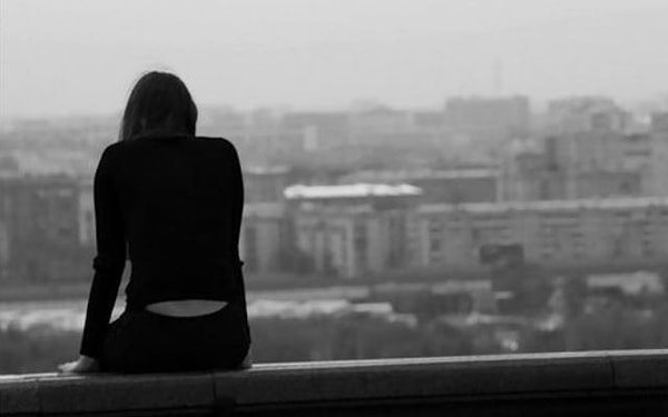 8. Кажется ли вам, что вы проживаете свою жизнь глупо и бессмысленно?