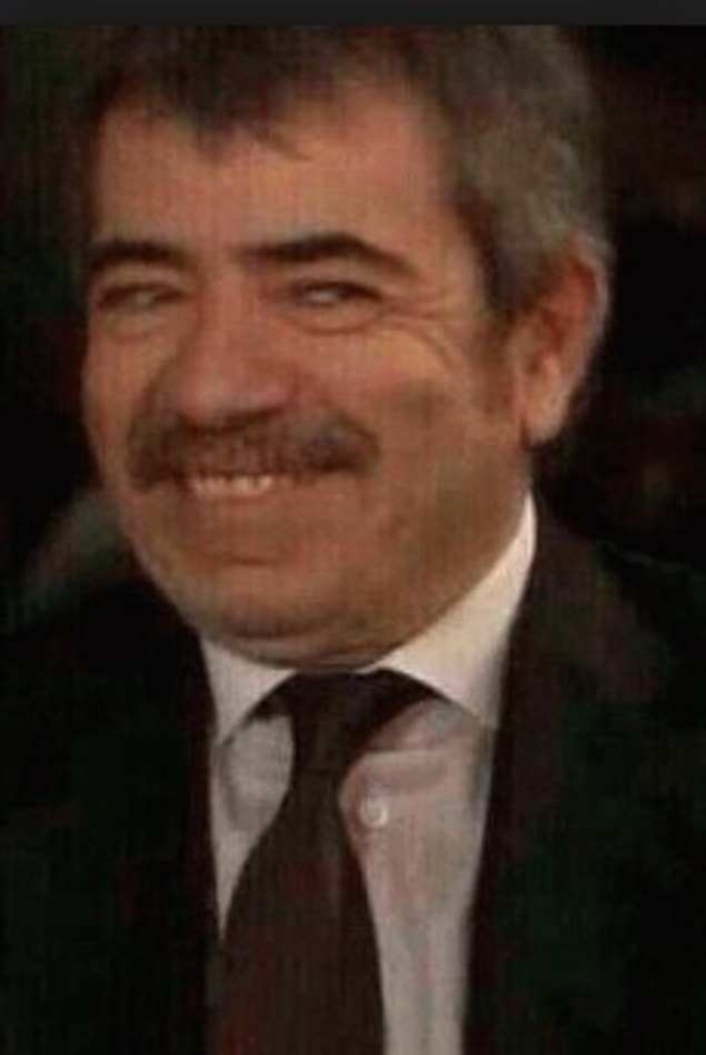 14. "Düğünümde sağdıç olan kuzenime, eşimin babasının bir mafya olduğunu, o yüzden o törene gelirken diz çöküp elindeki yüzüğü öpmesi gerektiğini söyledim..."