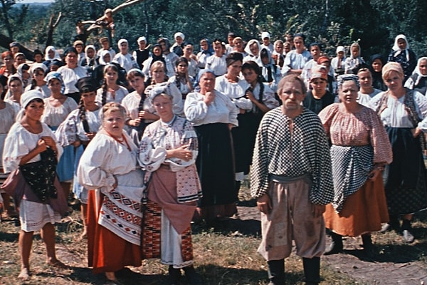 3. Кем служил Яшка — герой фильма «Свадьба в Малиновке»?