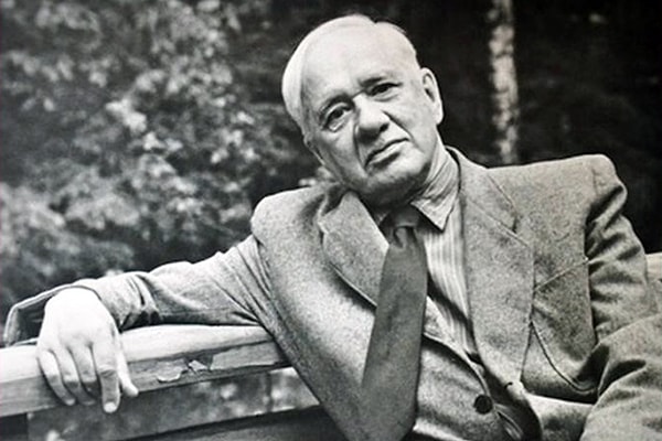 4. Какой персонаж Чуковского получил имя благодаря названию улицы?