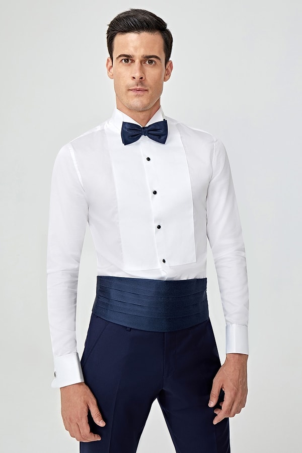 6. Как называется широкий пояс для мужчин, который надевается со смокингом?