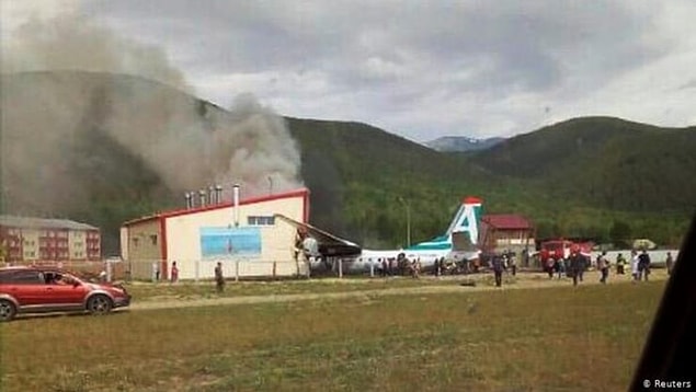 Nijneangarsk Havalimanı’ndan başkent Ulan Ude’ye seferini yapmak üzere kalkan An-24 tipi yolcu uçağı, kısa süre sonra teknik arızalar sebebiyle havalimanına dönüş yapmak zorunda kaldı.