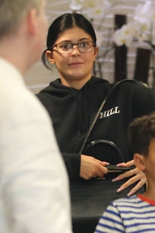 İşte karşınızda gerçekten "no make up, no photoshop" Kylie Jenner!