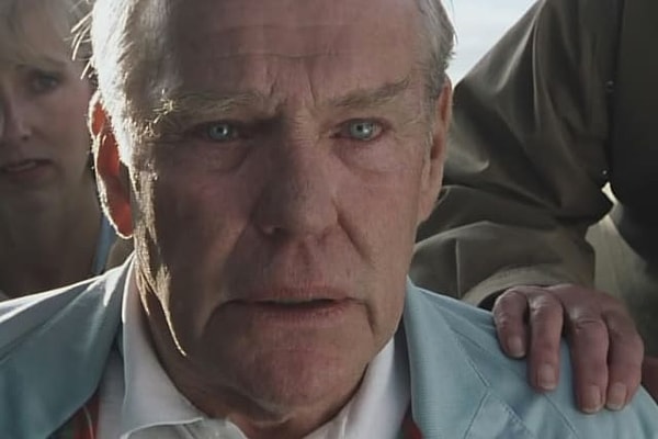 Какой фильм начинается с этой сцены?