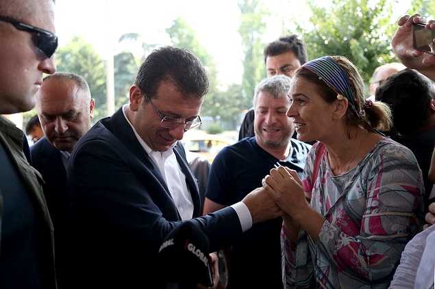 Duruma şaşıran İmamoğlu, vatandaşların temiz ve şeffaf bir yönetim isteğinin yerine geleceğini ifade etti.