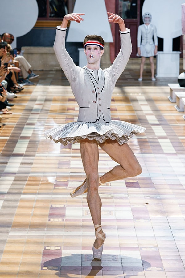 Настоящей вишенкой на торте стал великолепный перфоманс премьера американского балетного театра Джеймса Уайтсайда. Предлагаем вам насладиться этим удивительным зрелищем.