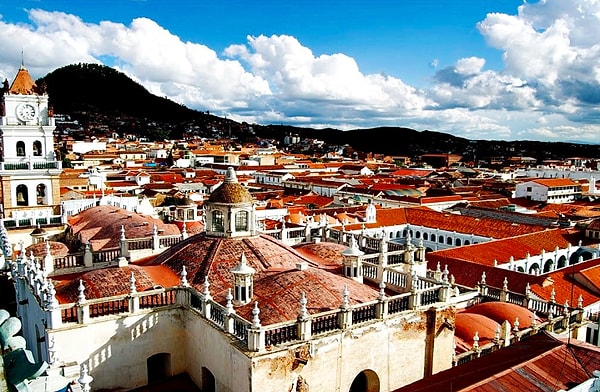 11. Сукре является столицей для...