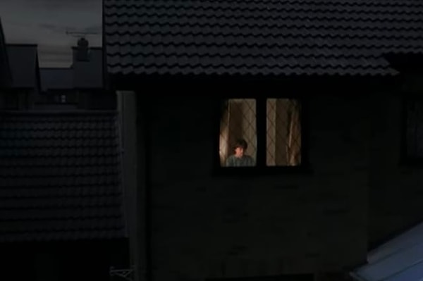 Какой фильм начинается с этой сцены?