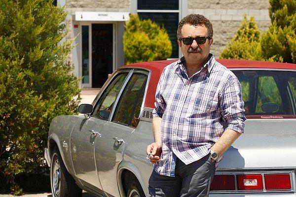 BONUS: Erkan Can'ın şu anda bir koleksiyonu yok. Çok sevdiği Chevrolet Impala'sı şimdilik ona yetiyor ama ilerde en büyük hayali bir klasik araba müzesi açmakmış. Hadi inşallah. :)