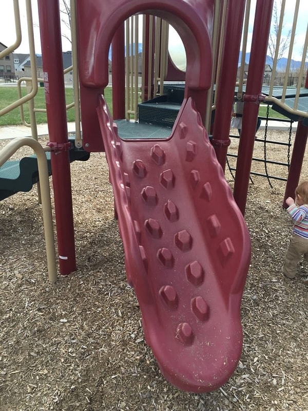 1. Горка для тех, кто не очень любит своих детей