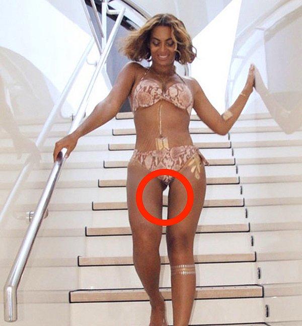 14. Beyoncé'nin bizce photoshopa ihtiyacı yok fakat 2014 yılında paylaşılan bu fotoğrafta bacakları düz değil.