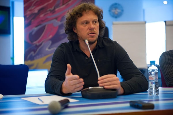 В начале нулевых Анастасия встречалась с эксцентричным миллиардером Сергеем Полонским.