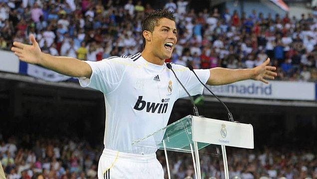 10. Cristiano Ronaldo / Manchester United FC ➡️ Real Madrid CF / 94 milyon €