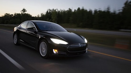 Tesla Otomatik Pilotları Kazaları Nasıl Önlüyor?
