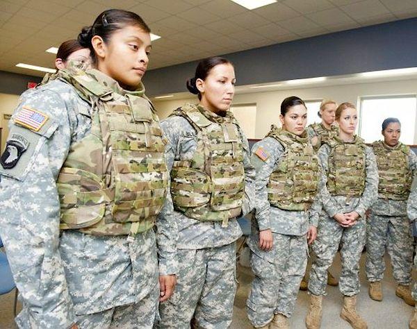 1948 - Amerika Birleşik Devletleri Hava Kuvvetleri, ilk kez başlattığı bir program çerçevesinde kadınları da birliklerinde eğitmeye başladı.