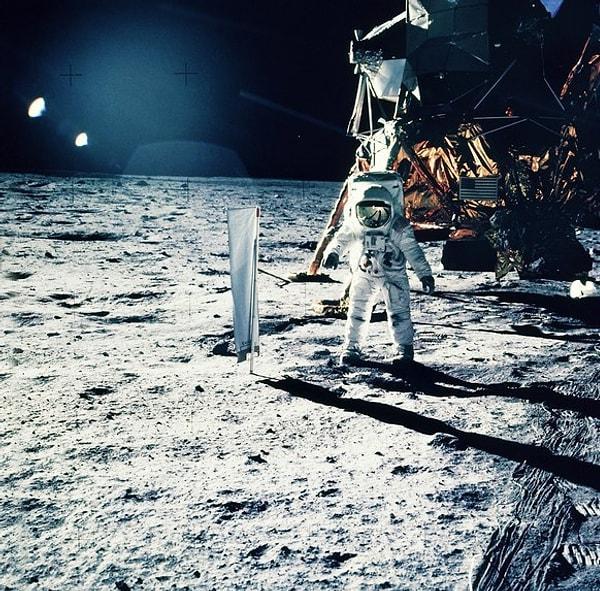 50 yıl önce, üç astronotun Ay'a gidip geldiği görevde Nasa, Ay'ın yüzeyinden mikrop gelmemesi için oldukça yoğun çalıştı.