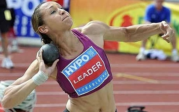 3. Сколько весит женское ядро?