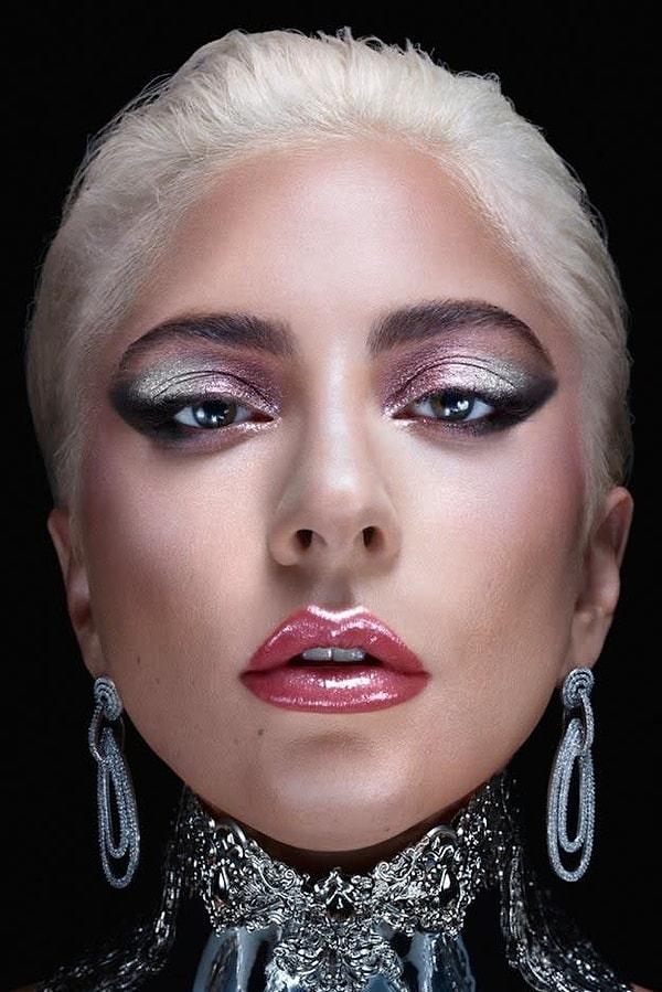 Business of Fashion'a verdiği röportajda Gaga, markasının satışının Amazon üzerinden gerçekleşeceğini açıkladı.