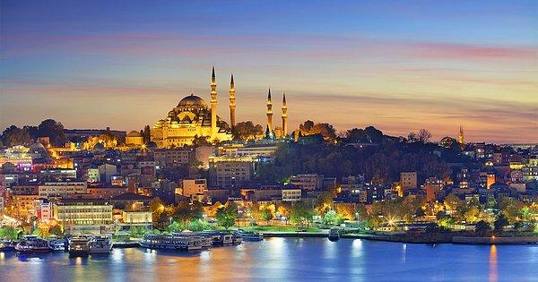 16. "Biz yaşadığı toprakların değerini bilememiş ve güzelliklerinin farkına varamamış bir dönemin insanlarıyız. Bu yüzdendir ki Türkiye’den gitmek isteyen insanlarımızın da ülkemizi yeterince tanıdığını ve buraya dair güçlü anılarının olduğunu düşünmüyorum."