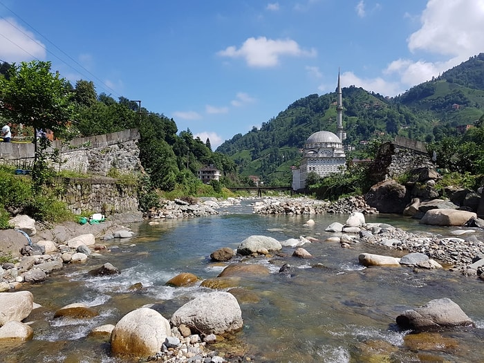 300 Yıldır Ayaktaydı, Taa ki Restorasyon Yapılana Kadar: Rize'de Koruma Altında Bulunan Taş Köprü Çöktü