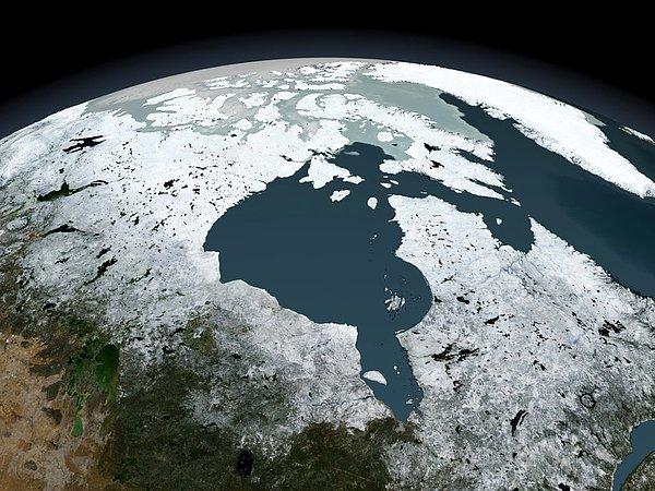 7. Kanada'da bulunan Hudson Bay diye adlandırılan bölgede dünyanına geri kalanına kıyasla daha zayıf bir yer çekimi değeri vardır.