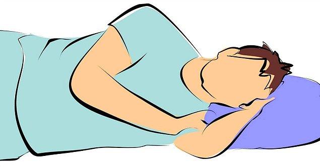 1. Daha sağlıklı bir uyku ve yaşam için sol tarafınıza dönerek uyuyun.