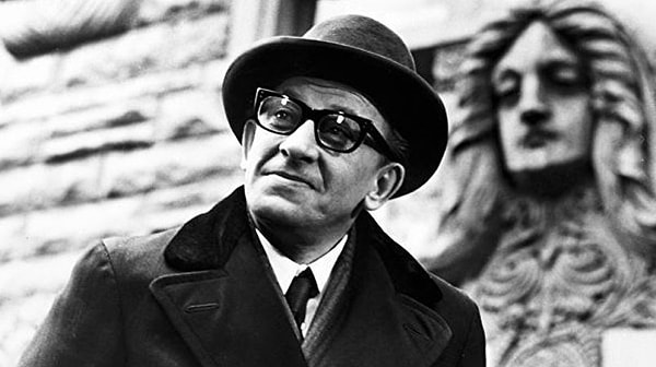 8. Где находилась явочная квартира, на которую шёл профессор Плейшнер?