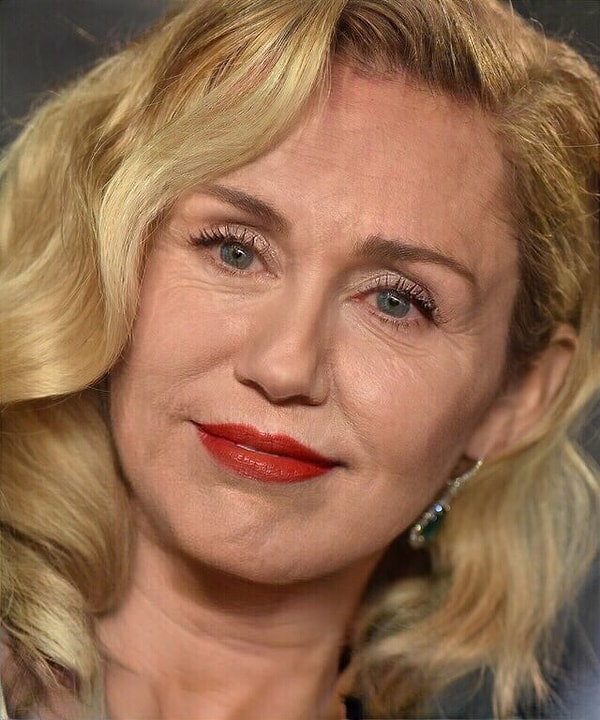 33. Майли Сайрус