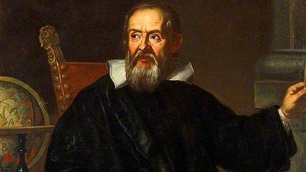 14. Galileo Galilei: Modern fiziğin babası Galileo Galilei de Dünya'nın döndüğünü savunduğu için idam mahkumu olmuştu. Engizisyon mahkemesi bu tezini inkar etmesini söyledi. O da ölürse bilime faydalı olamayacağını düşündü ve inkar etti. Ama ömür boyu ev hapsi cezası aldı.