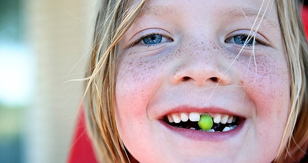 8. Вы помните, что делали со своими выпавшими молочными зубами?