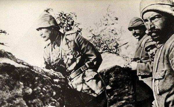 Birinci Dünya Savaşı'nın en kanlı bölümlerinden biri olarak bilinen ve Türk milletinin sayısız zaferiyle tarihe geçen Çanakkale Savaşı'nda büyük kayıplar vermiş ama bir vatan kazanmıştık.