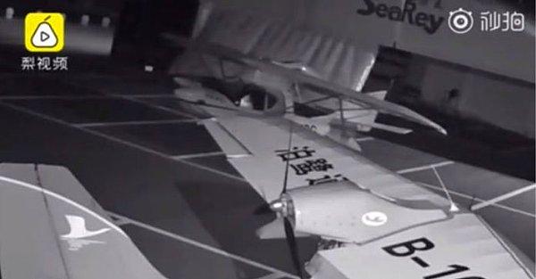 Çin’de 13 yaşındaki çocuk gece vakti gizlice girdiği hangardan uçak çalarak uçmaya çalıştı.