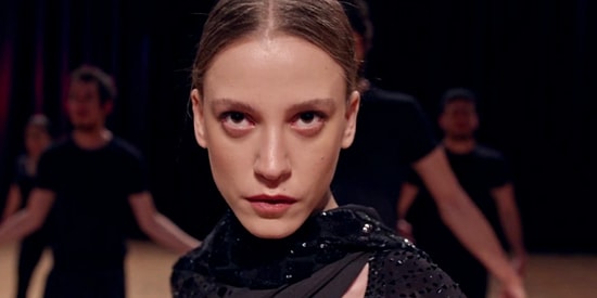 Kuantum Falına Göre Seni Deli Gibi Kıskanan Kişinin Adını Söylüyoruz!